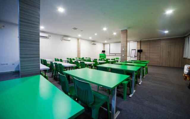 Airy Greenland Ahmad Yani Batam