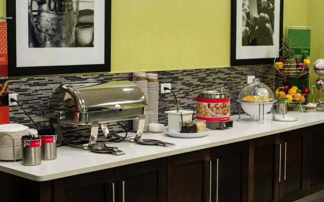 Hampton Inn & Suites by Hilton Regina East Gate