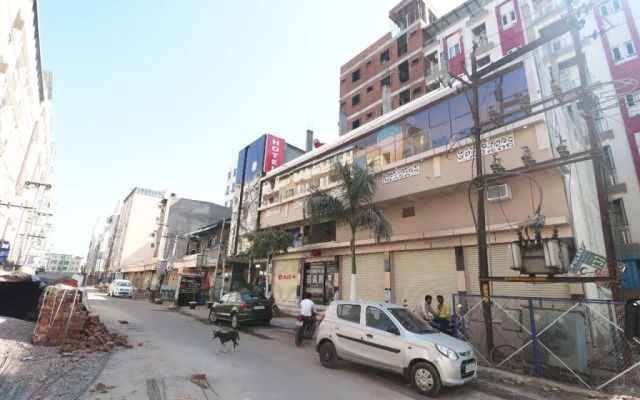 Hotel Royal Palace By OYO Rooms