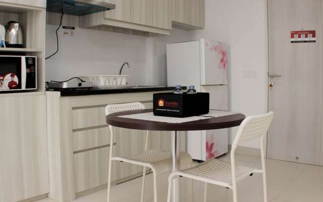 Warm And Cozy Studio At Azalea Suites Apartment