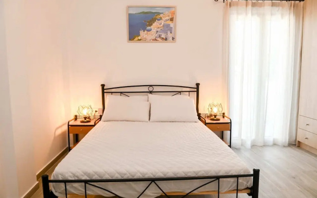 Enjoy the Santorini Life Vibrant Studio