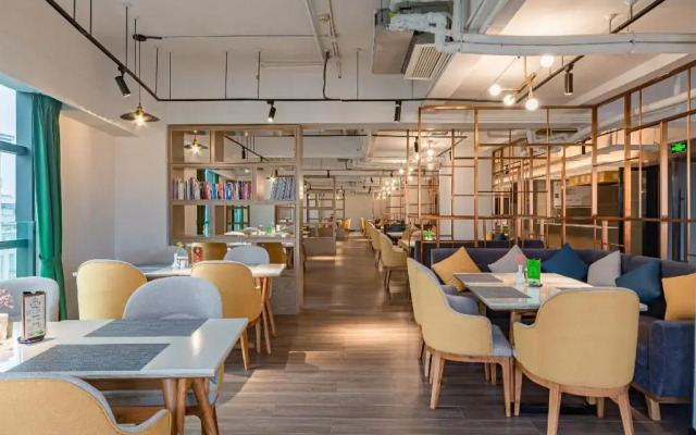 Rezen Kingtown Hotel (Chongqing Liangping)