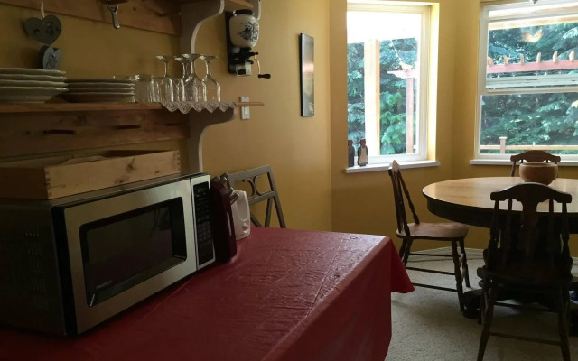 Wyndhaven Cottage Bed & Breakfast