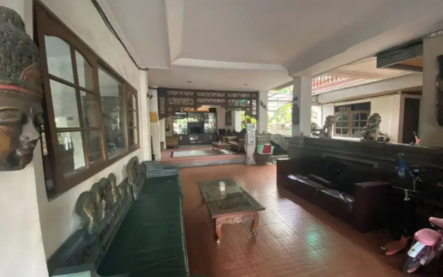 Hotel Candra Adigraha