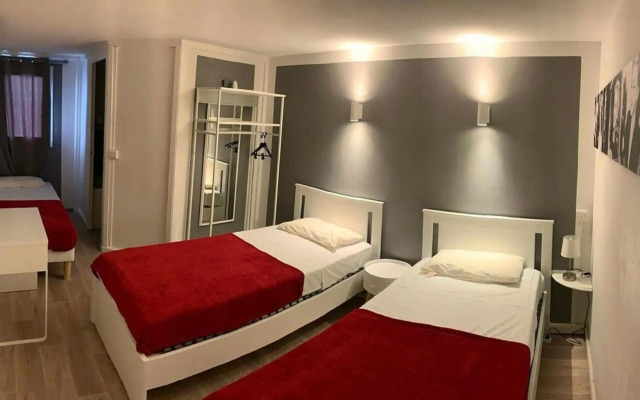 Aix Hotel