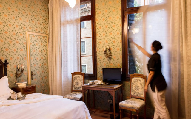 Hotel Flora