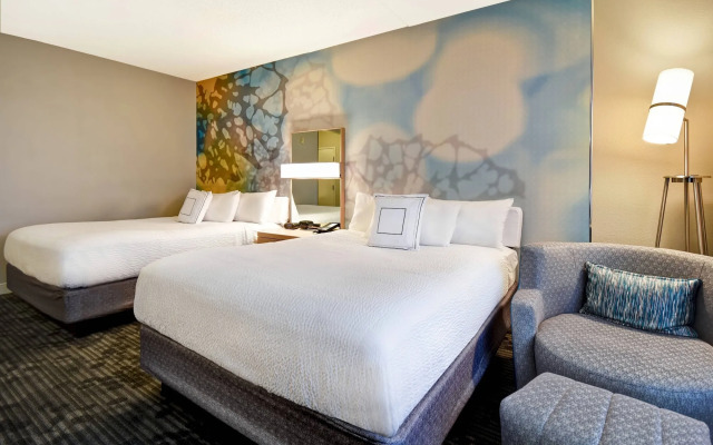 Courtyard by Marriott Louisville Airport