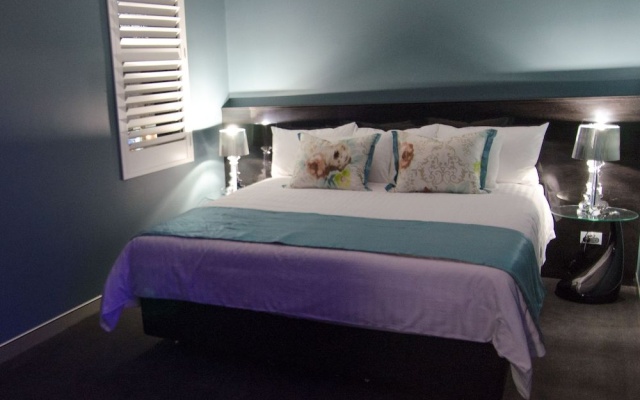 Junction Hotel – Guest Rooms – Newcastle