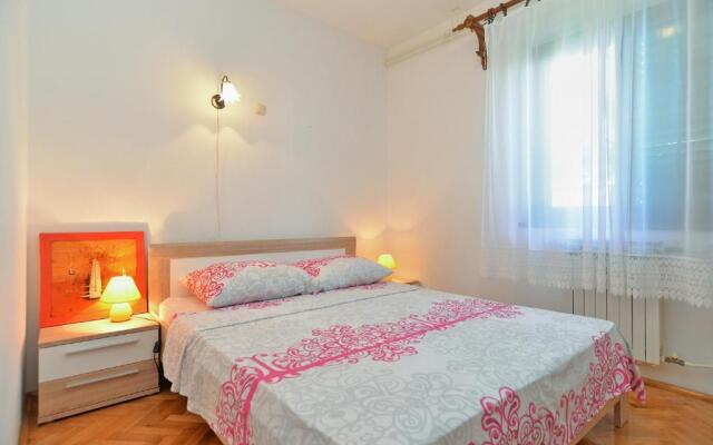 Apartments Gracijano 1724