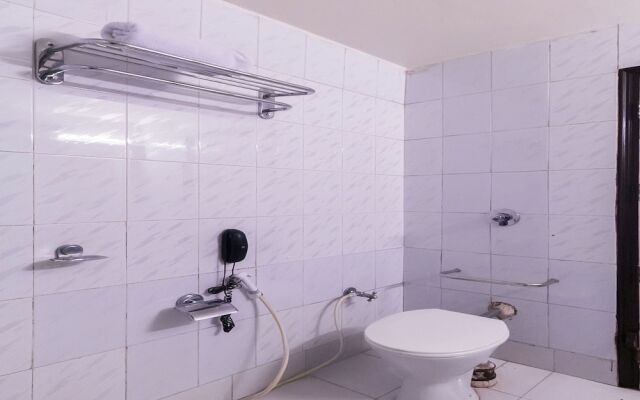 OYO 8450 Hotel Grand Starline