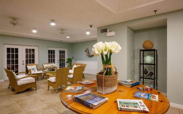 Naples Garden Inn