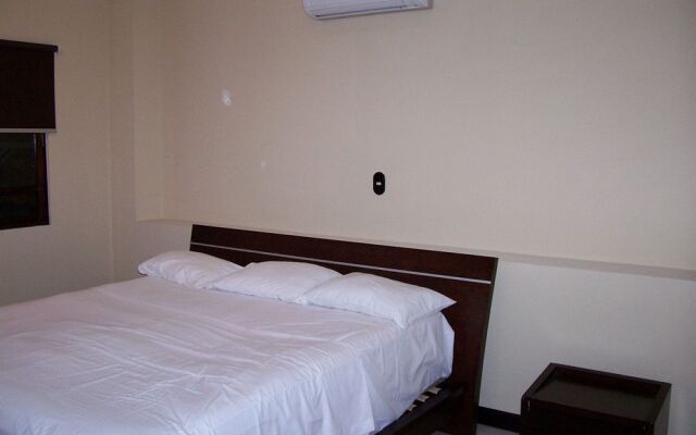 Alajuela Backpackers Airport Hostel