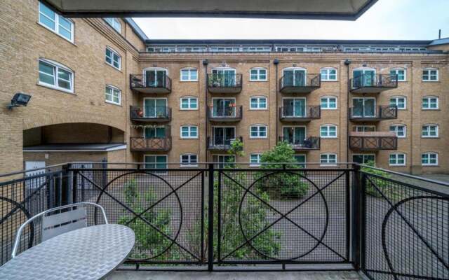 Luxury 1 Bed Apartment Close To Excel & o2