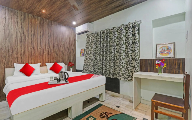 Oyo Flagship 92819 Hotel Surbhi G House