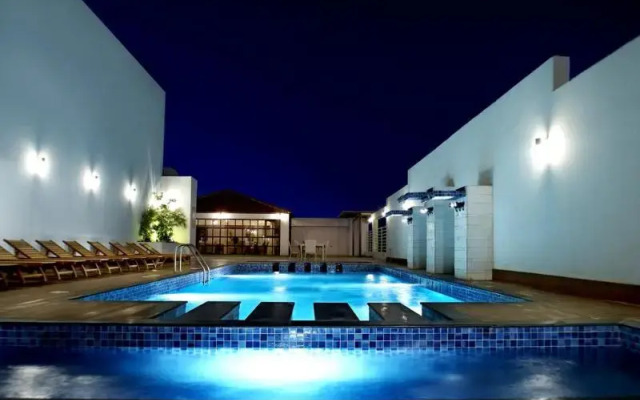 Ista Suites Seef
