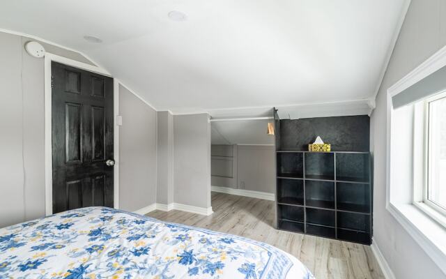 Cozy 3BR House in Watertown by GLOBALSTAY