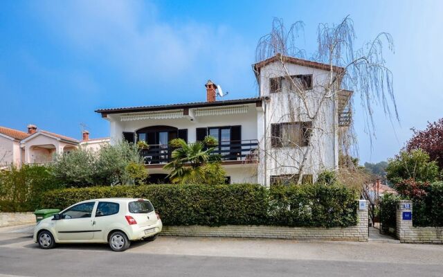 Apartments Zrinka