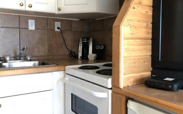 Piccadilly Motel Golf Suites