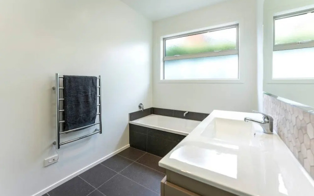 Light and Bright Large Family Home