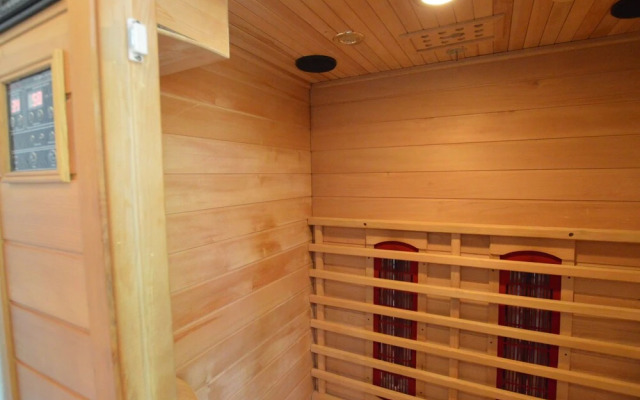 Detached Holiday Home With Sauna, Large Garden