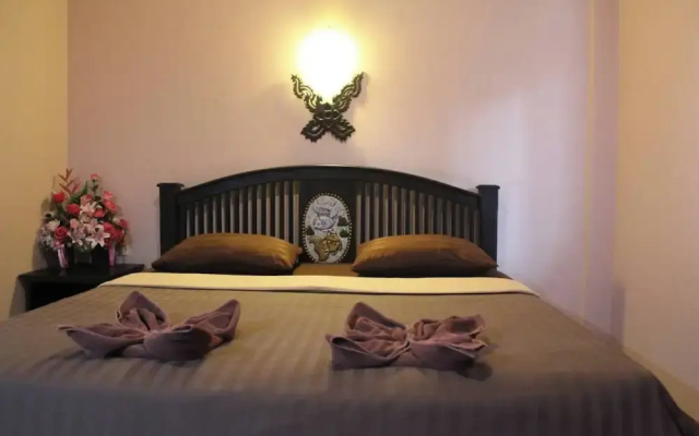 Sukhothai Grand Hotel and Landmark
