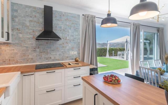 Cortijo Entre Pueblos Competa by Ruralidays