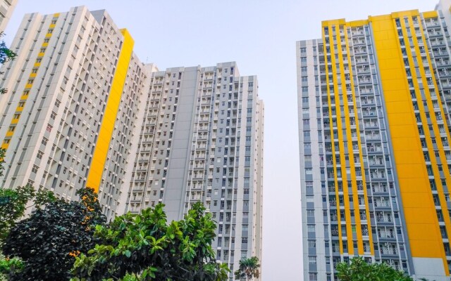 Elegant and Nice Studio at Springlake Sumarecon Apartment