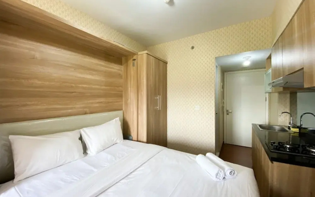 Cozy Stay Studio Room At Springlake Summarecon Bekasi Apartment