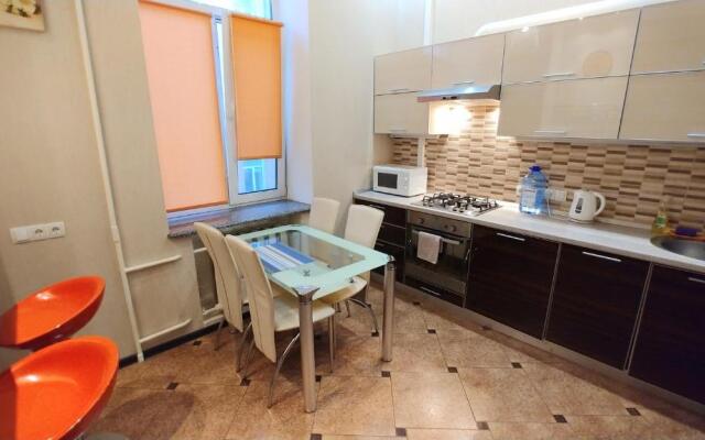 One-room. 5a Baseina str. Near Kreshchatik. Centre