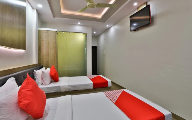 OYO 30559 Center Point