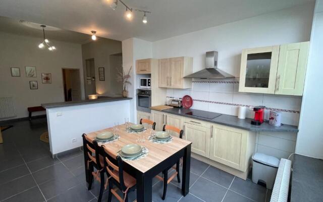 Appartement proche des remparts et tous commerces.