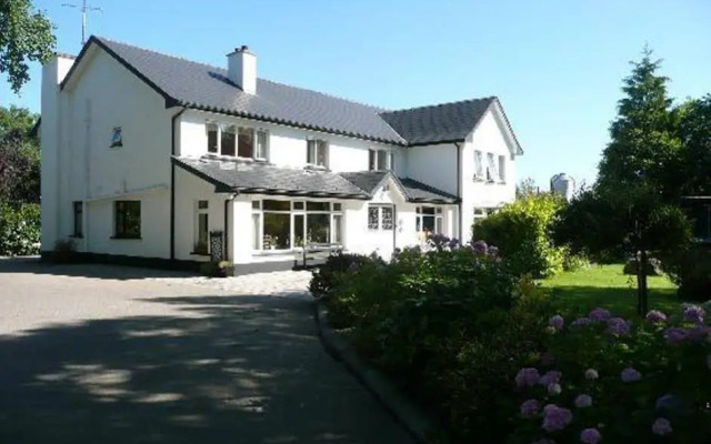 Arch House BB