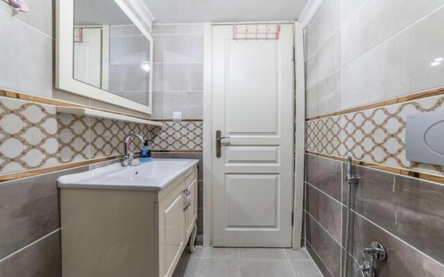 Altiparmak central 2 bdrm apartment