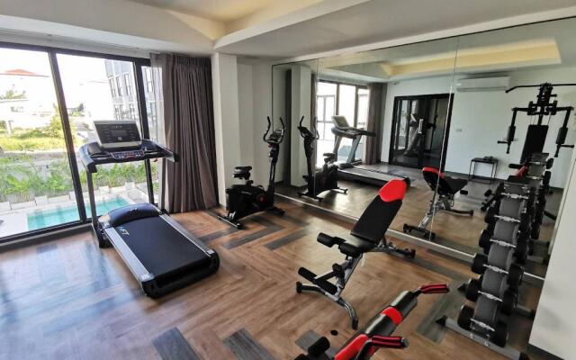 Gate43 Airport Hotel