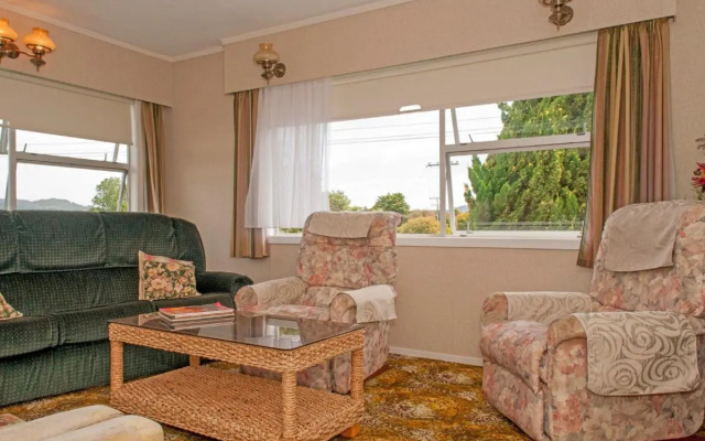 Holiday Haven - Whitianga Bach
