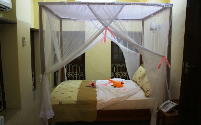 The Island Town Hotel - Adults Only