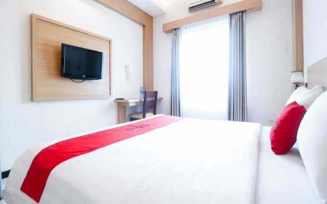 RedDoorz Plus near Senopati 2