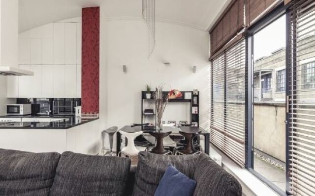 Long Lane Penthouse