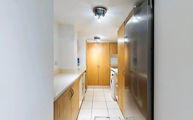 Elegant West London Flat Near Top Attractions
