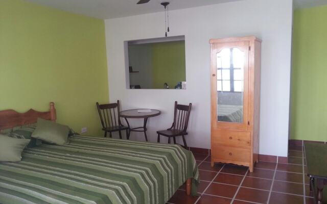 Bamboleo Inn Belize