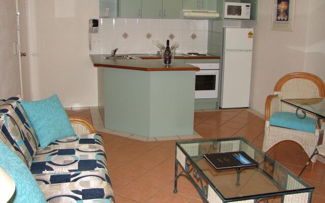 Palm Cove Tropic Apartments