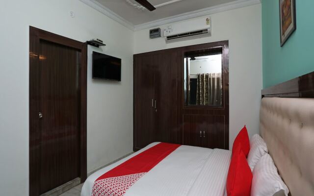 OYO Flagship 17085 Bhagat Residency