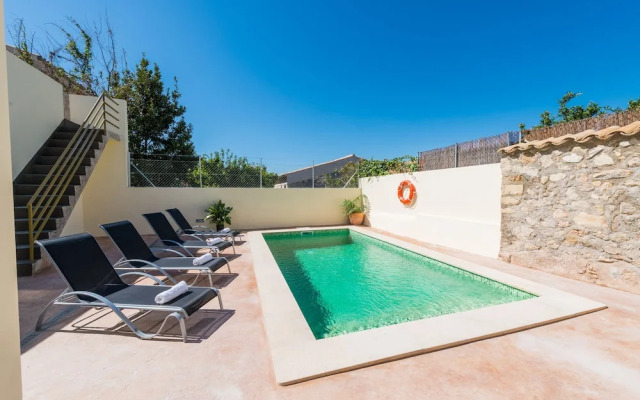 Pegaso in Campanet With 4 Bedrooms and 2 Bathrooms