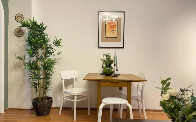 Sleek and Central Flat With Backyard in Sisli