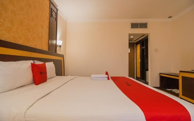 RedDoorz Premium Syariah @ Semarang City Center