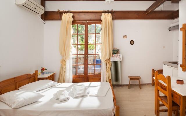 Paradeisos Double Room 3