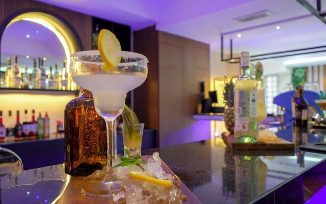 Elysium Deluxe Suites