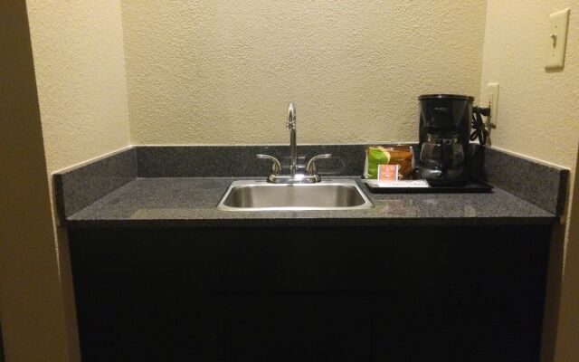 Super 8 Copley Akron