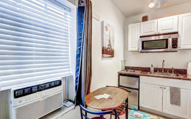 Ask Me Inn Ft. Lauderdale Beach