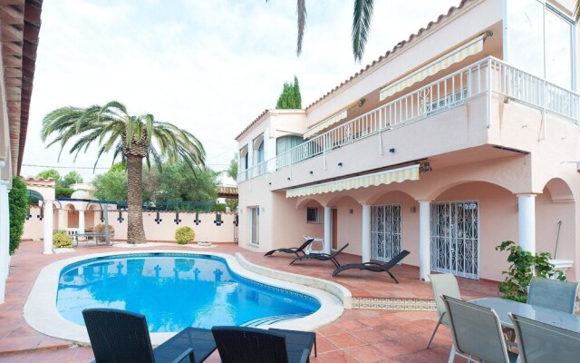 Villa With 5 Bedrooms in El Mas Fumats, With Private Pool, Enclosed Ga